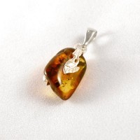 pendant with amber #9