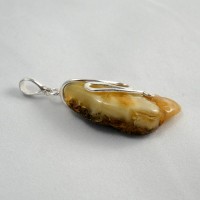 pendant with amber #11