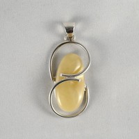 pendant with amber #20
